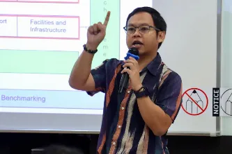 จัดโครงการอบรมเชิงปฏิบัติการ Curriculum Redesign เพื่อการตรวจสอบและรับรองมาตรฐานการอุดมศึกษาระดับหลักสูตร โดยมี อธิการบดีมหาวิทยาลัยพะเยา รองศาสตราจารย์ 