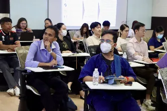 จัดโครงการอบรมเชิงปฏิบัติการ Curriculum Redesign เพื่อการตรวจสอบและรับรองมาตรฐานการอุดมศึกษาระดับหลักสูตร โดยมี อธิการบดีมหาวิทยาลัยพะเยา รองศาสตราจารย์ 