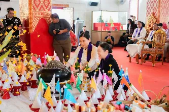 กองบริการการศึกษา มหาวิทยาลัยพะเยา ร่วมสืบสานประเพณีตานข้าวใหม่ใส่บาตรหลวง ณ วัดศรีโคมคำ