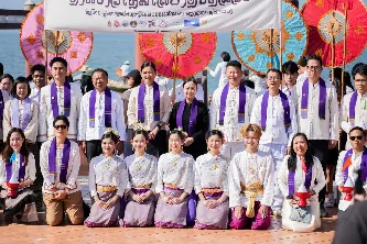 กองบริการการศึกษา มหาวิทยาลัยพะเยา ร่วมสืบสานประเพณีตานข้าวใหม่ใส่บาตรหลวง ณ วัดศรีโคมคำ