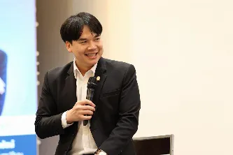 ผู้ช่วยศาสตราจารย์ ดร.นรินธน์ นนทมาลย์ ผู้ช่วยอธิการบดี (อาจารย์ต้นแบบด้านการสอน ปี พ.ศ. 2568) เข้าร่วมเสวนา อาจารย์ต้นแบบด้านการสอน (AI กับการจัดการคุณภาพการเรียนการสอน) ในการประชุมวิชาการ ครั้งที่ 21 ประจำปี 2569 